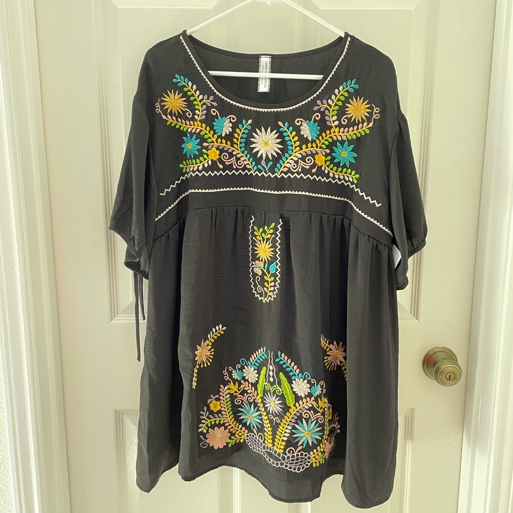 Boutique GUG Embroidered Floral 2X